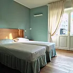 Residenza Cavour 4* קומו