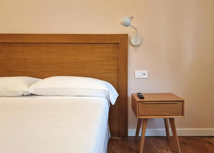 Residenza Cavour בית הארחה קומו